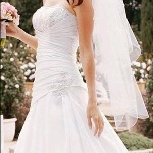 DAVIDS BRIDAL wedding dress